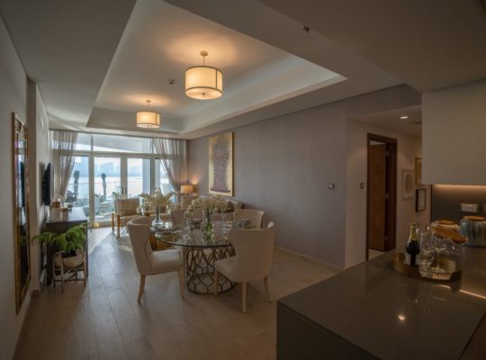 تملك شقة فاخرة في نخلة الجميرا في دبي 2023