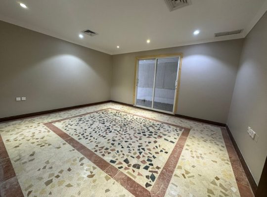 للايجار فيلا فى سلوى قvilla for rent in salwa block11